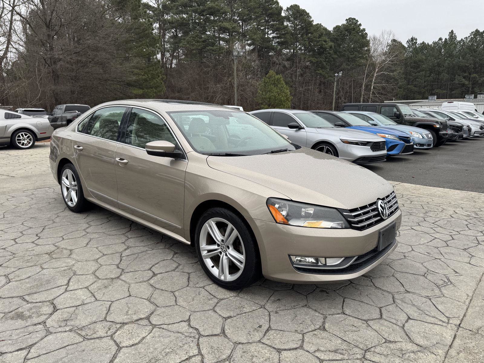 Used 2015 Volkswagen Passat TDI SEL Premium image 15