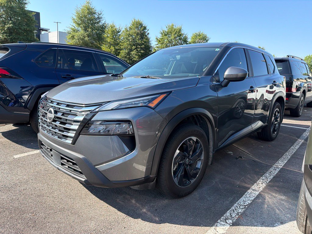 Used 2025 Nissan Rogue SV FWD image 3
