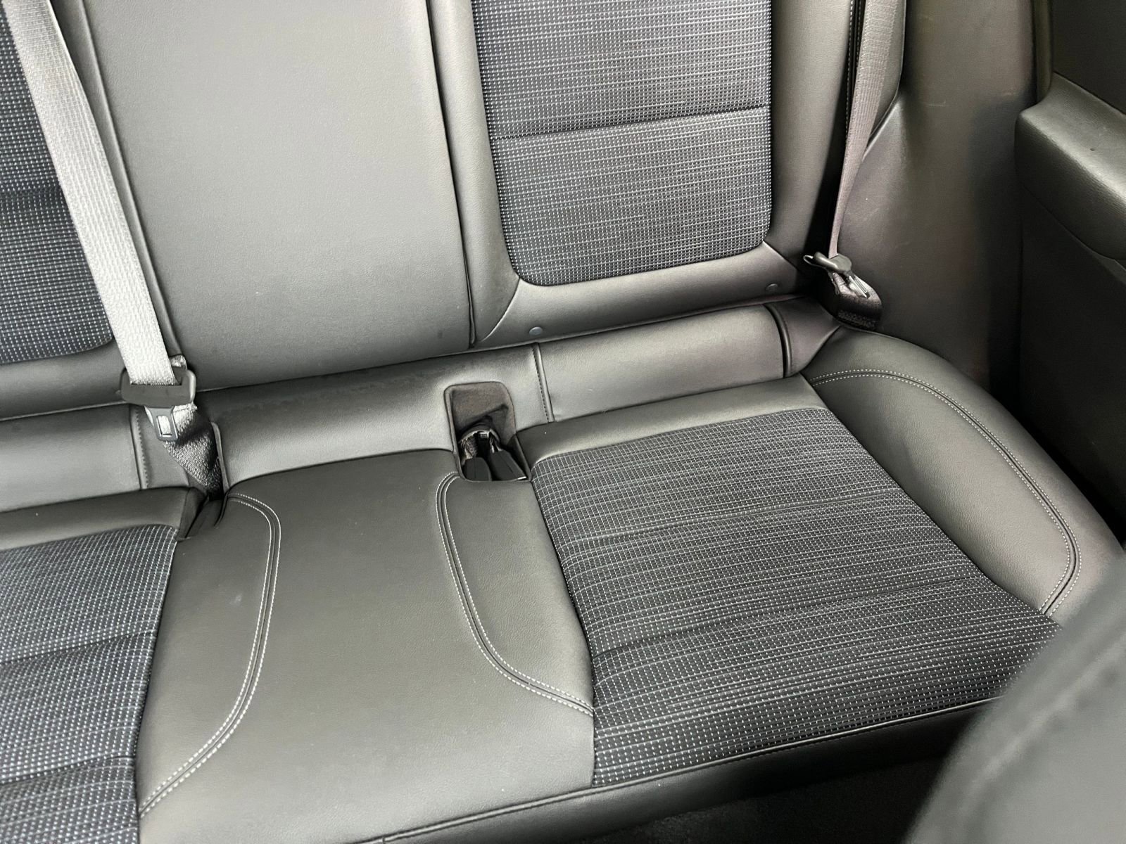 Used 2025 Buick Envista Preferred image 38