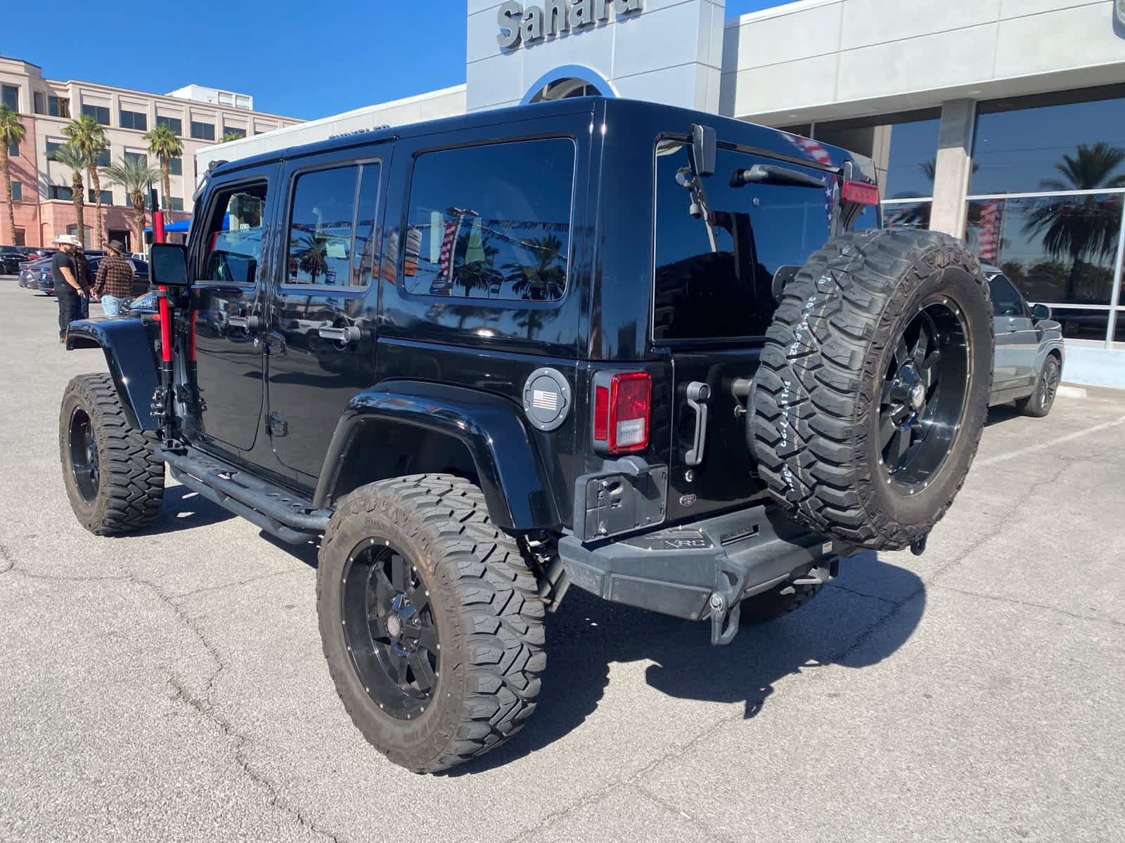 Used 2017 Jeep Wrangler Unlimited Rubicon w/ Connectivity Group AWD/4WD image 8