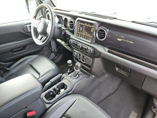 Used 2023 Jeep Wrangler Unlimited Sahara image 14