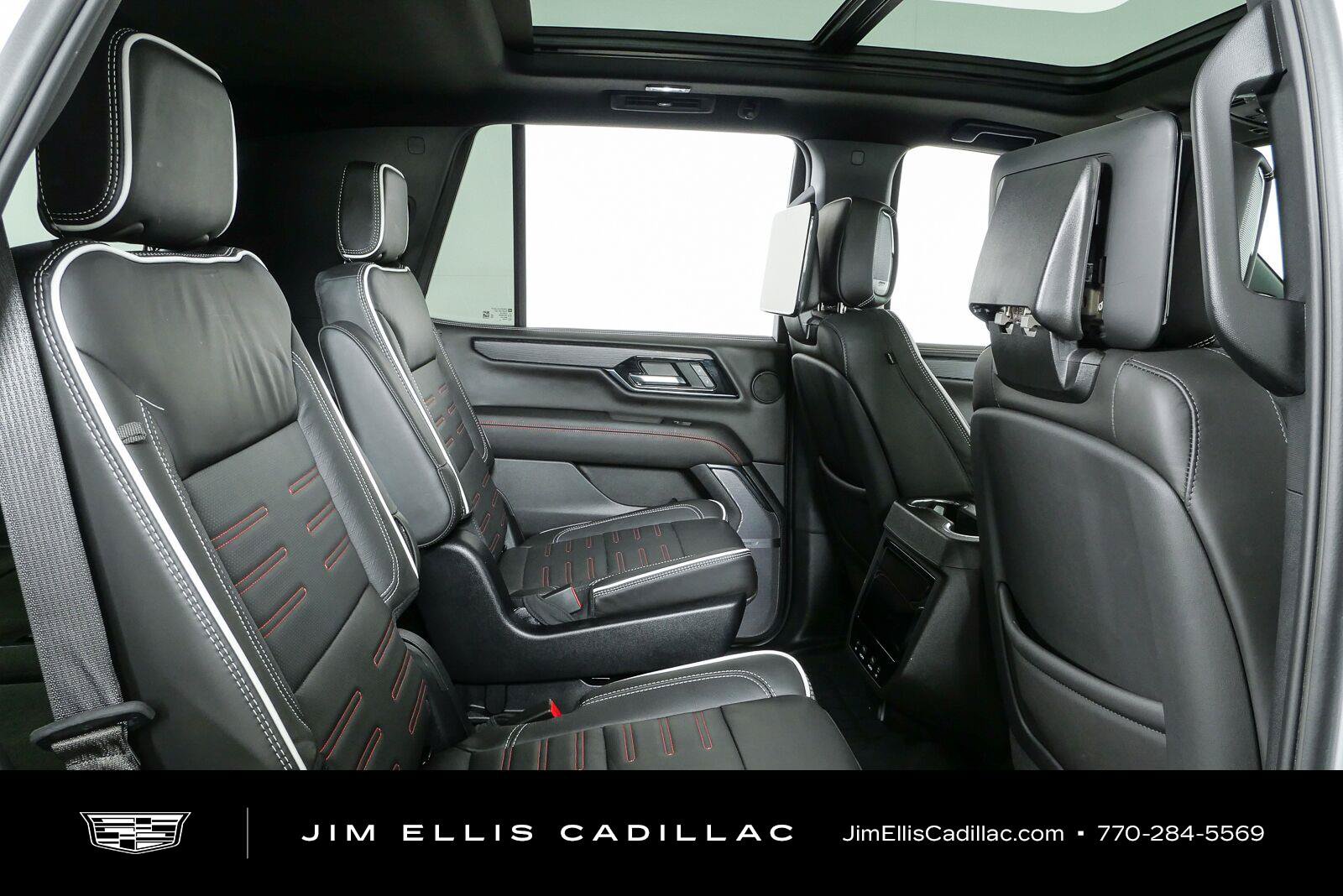 Used 2025 GMC Yukon AT4 Ultimate w/ LPO, Floor Liner Package AWD/4WD image 24