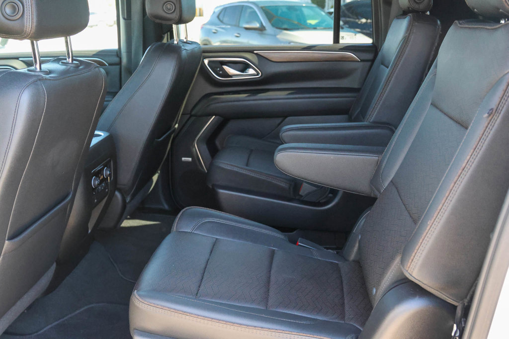 Used 2022 Chevrolet Suburban High Country w/ LPO, Illumination Package AWD/4WD image 15