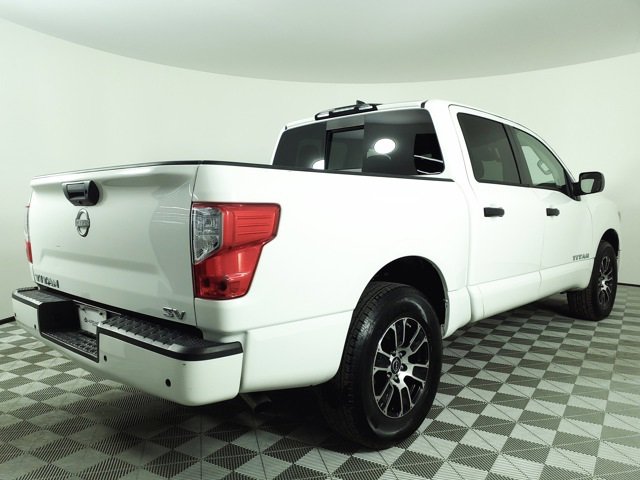 Used 2023 Nissan Titan SV image 9