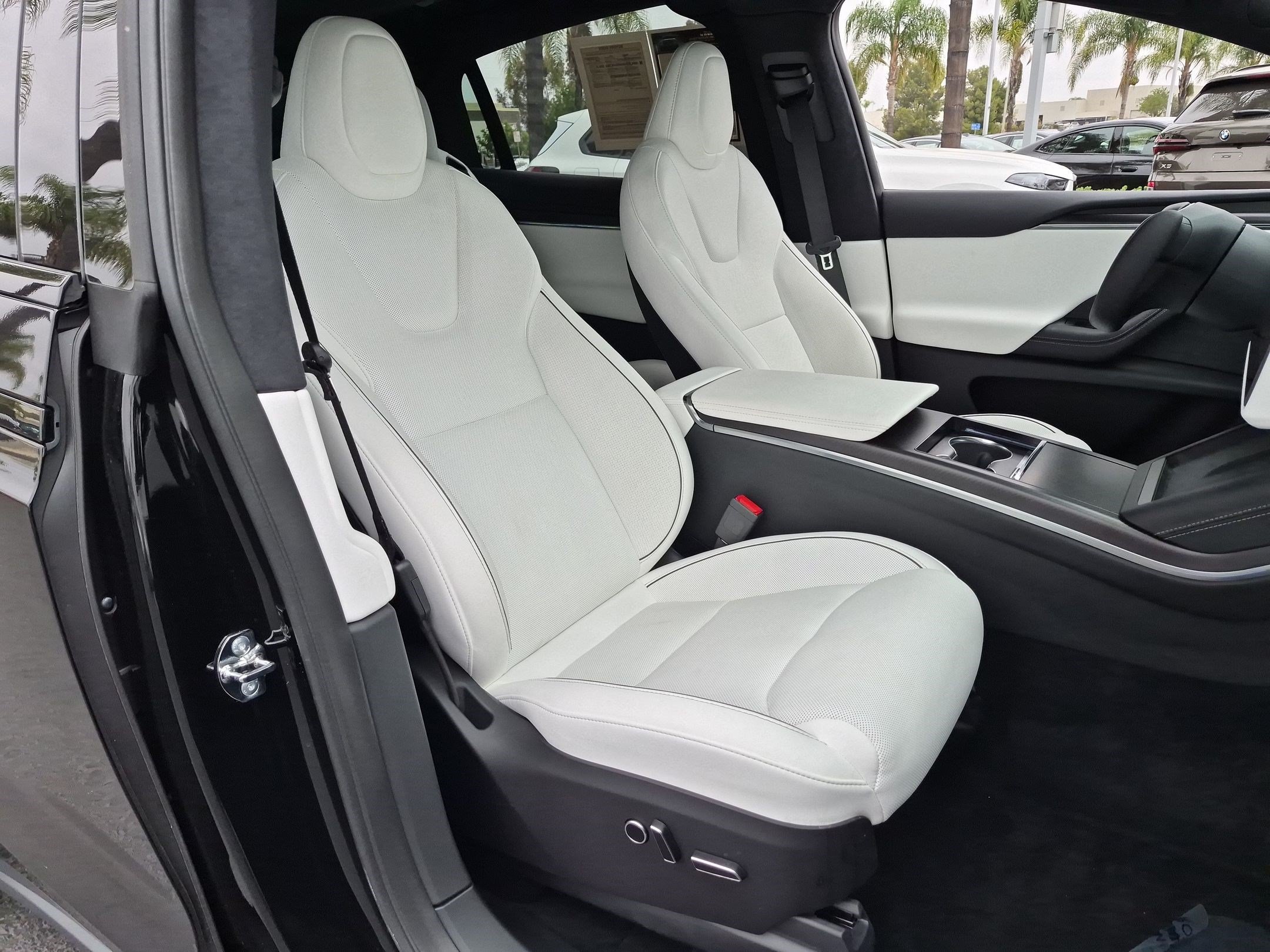 Used 2026 Tesla Model X Plaid AWD/4WD image 34