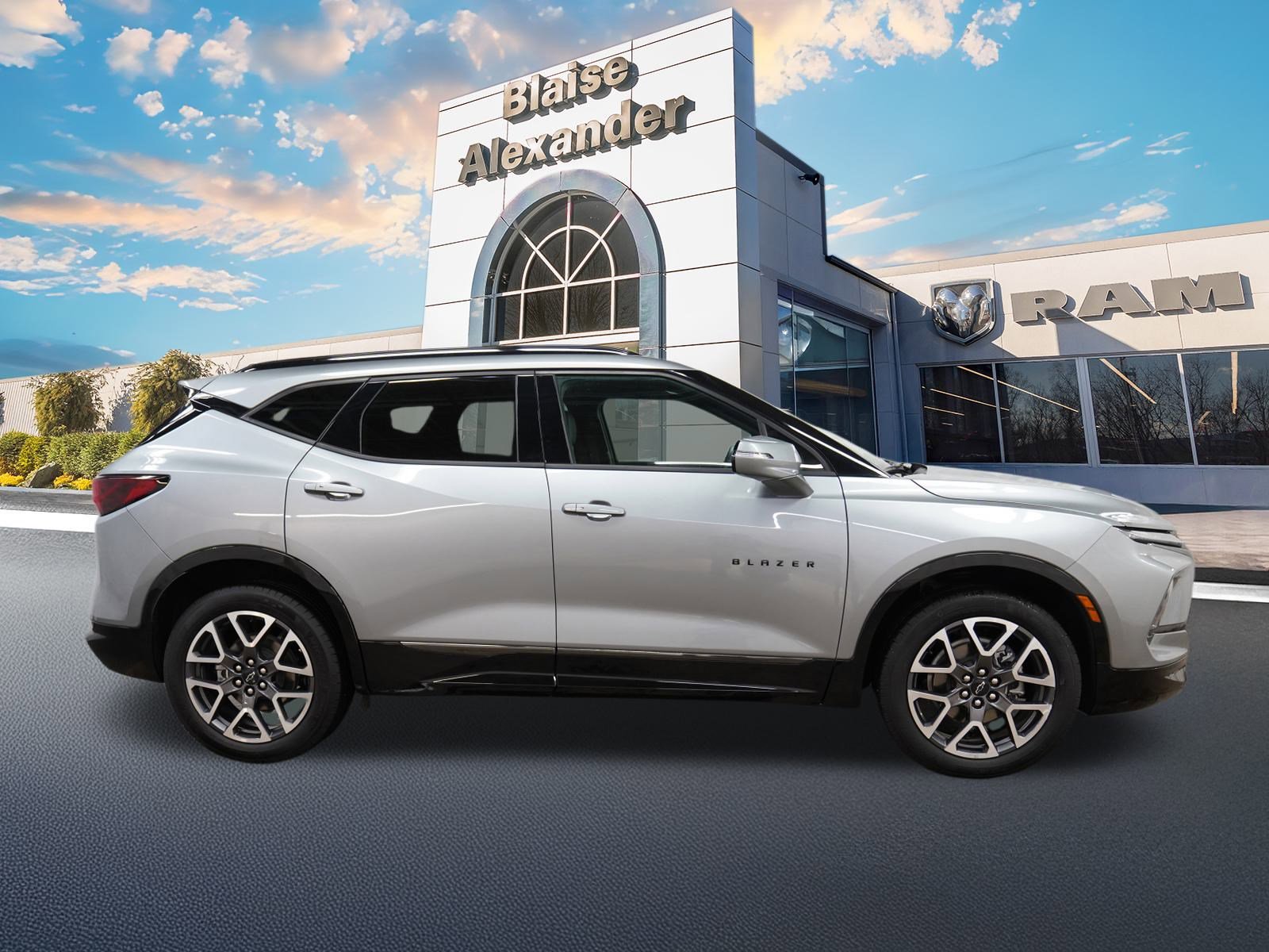 Used 2025 Chevrolet Blazer RS video 2