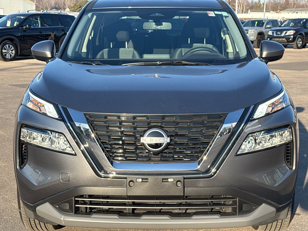 Certified 2023 Nissan Rogue SV image 3