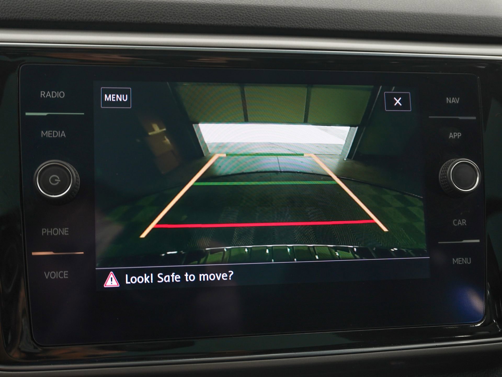 Used 2019 Volkswagen Atlas SEL FWD image 26