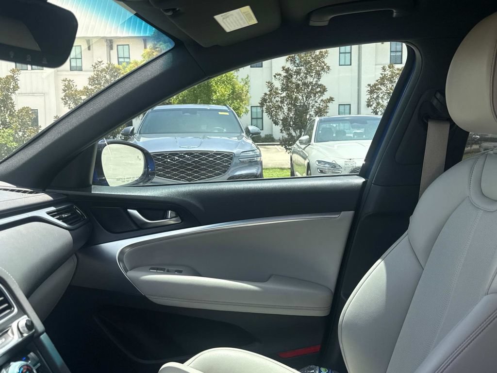 Used 2022 Genesis G70 2.0T RWD image 17