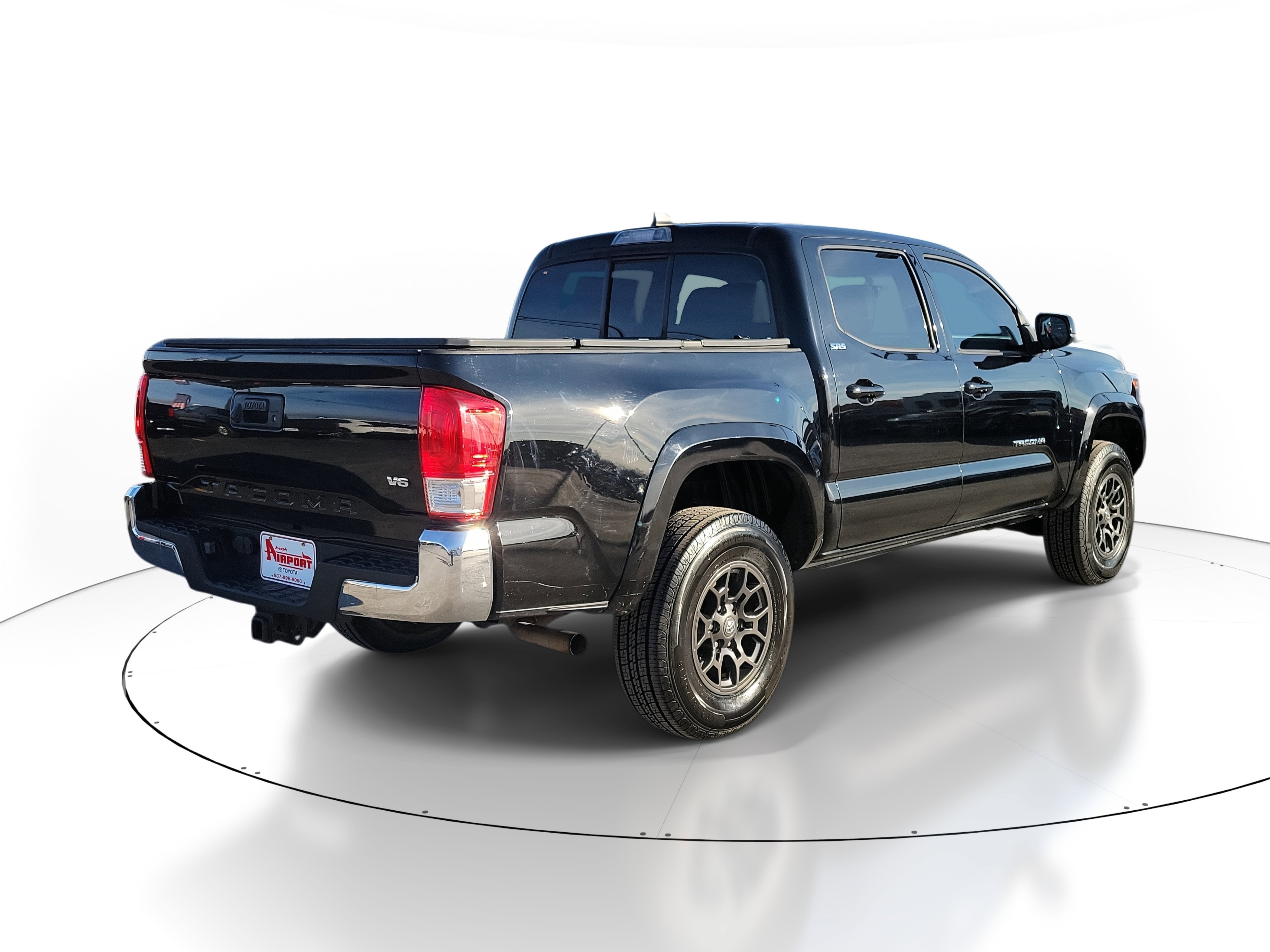 Used 2017 Toyota Tacoma SR5 image 4