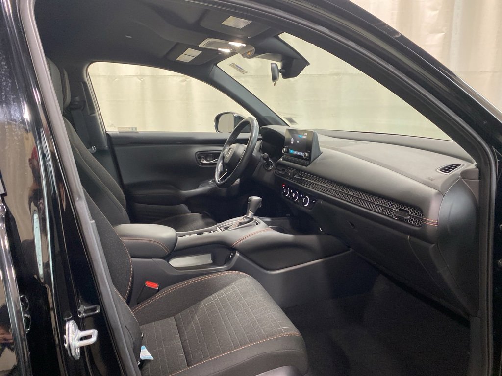 Used 2024 Honda HR-V Sport image 11