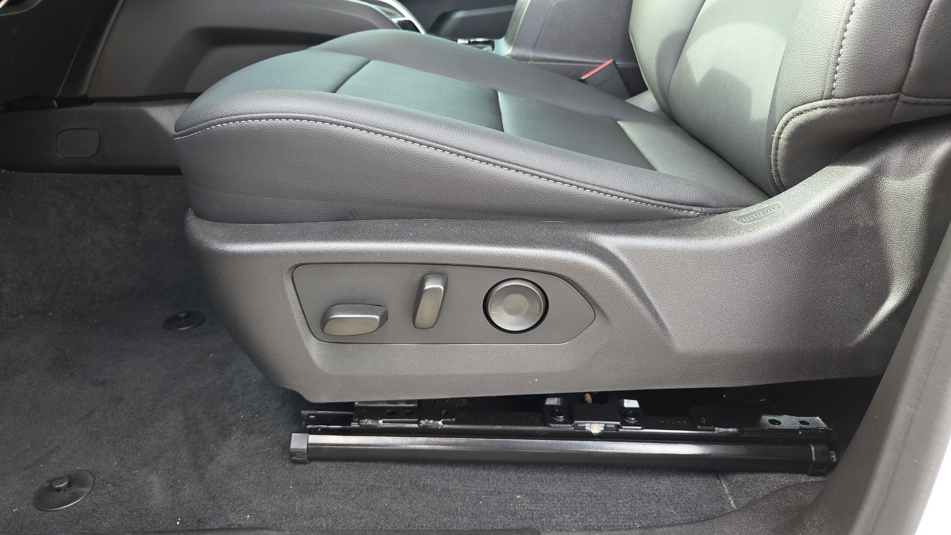 New 2025 Chevrolet Colorado LT w/ LT Convenience Package image 16