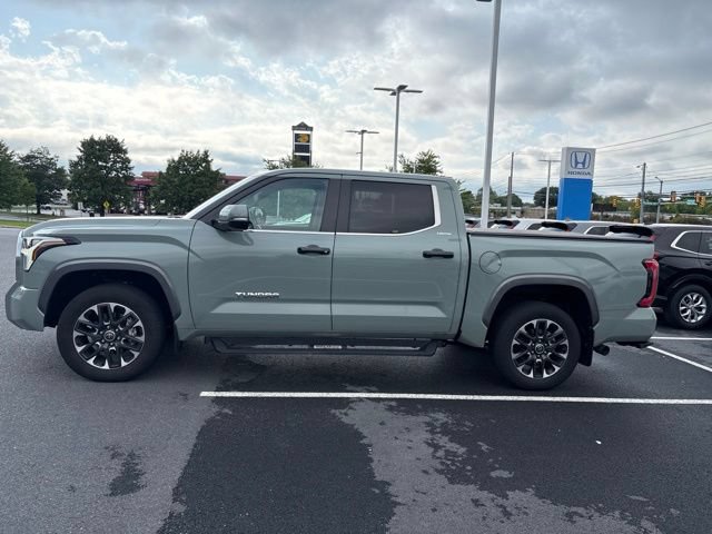 Used 2024 Toyota Tundra Limited AWD/4WD image 5