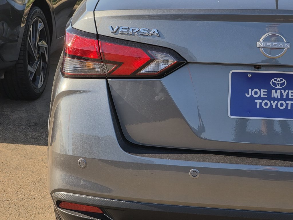 Used 2025 Nissan Versa S w/ Trunk Package FWD image 10