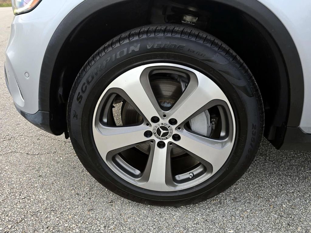 Used 2022 Mercedes-Benz GLC 300 w/ Premium Package Lite image 12