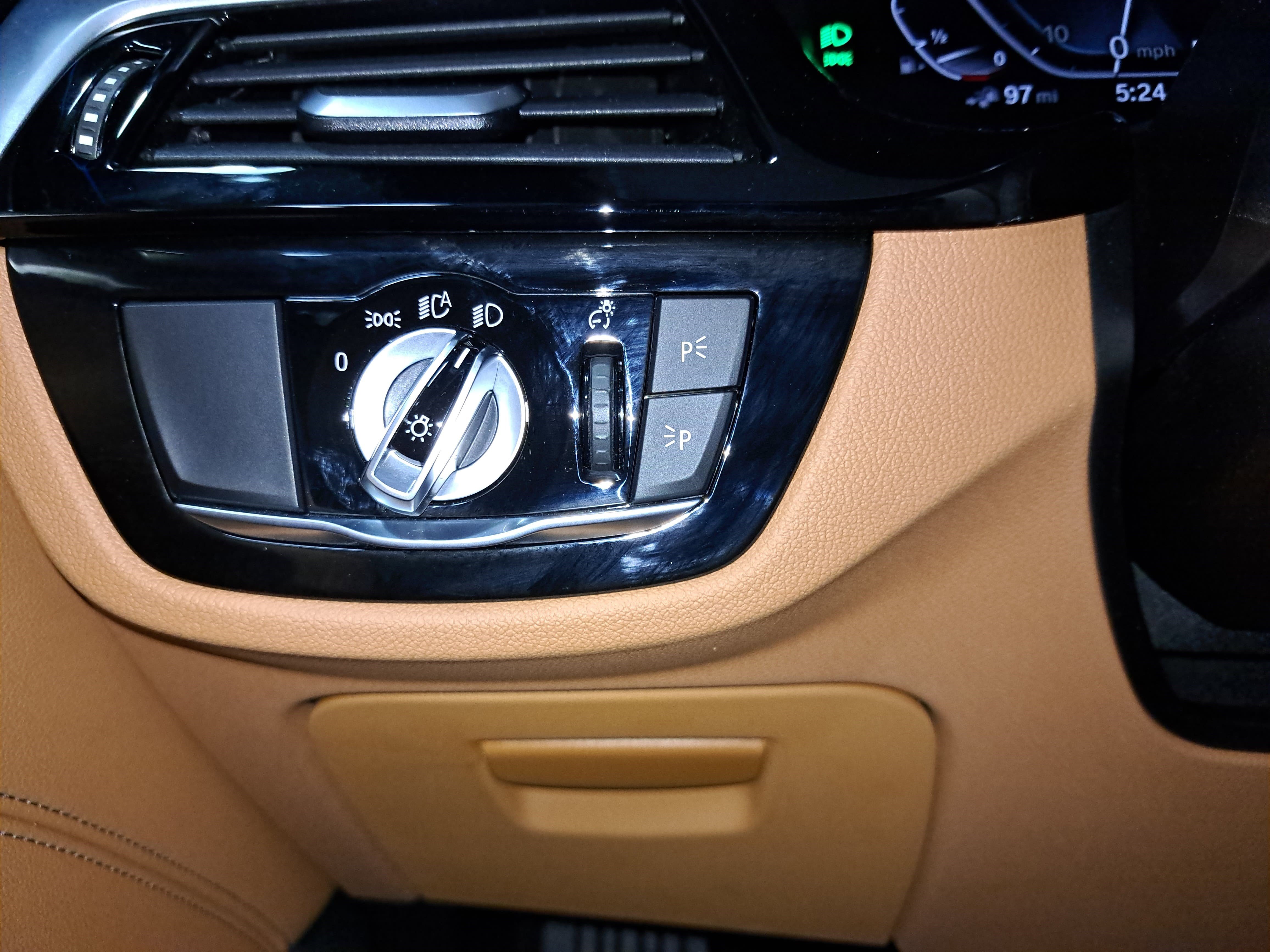 Certified 2023 BMW 530e w/ Premium Package image 27