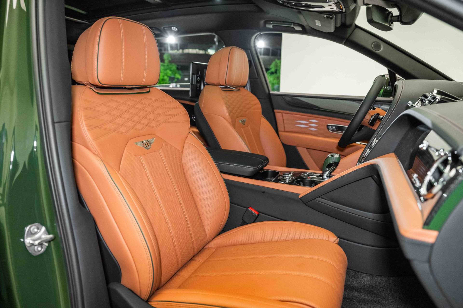 New 2024 Bentley Bentayga Extended Wheelbase image 28