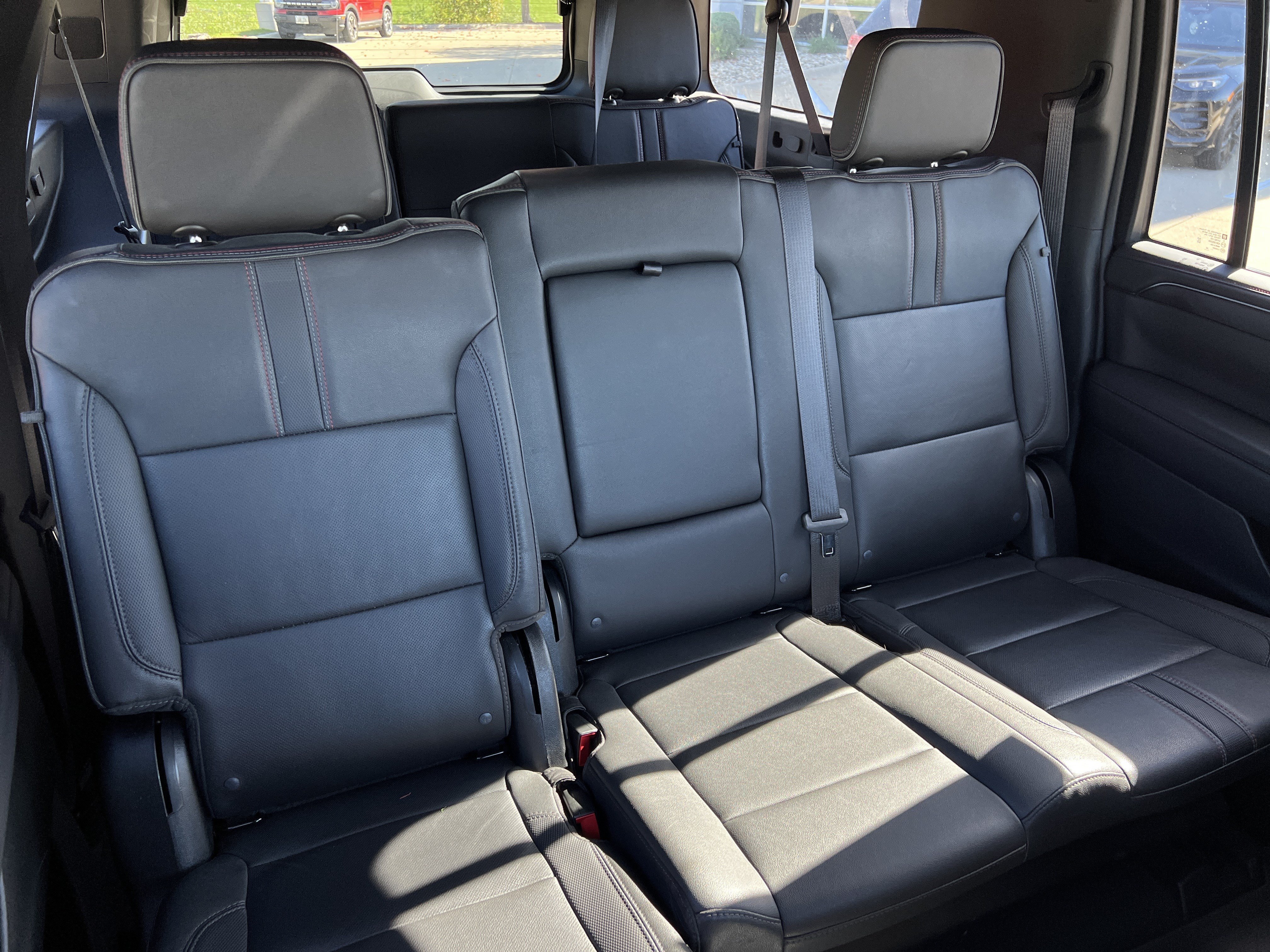 Used 2023 Chevrolet Suburban RST AWD/4WD image 12