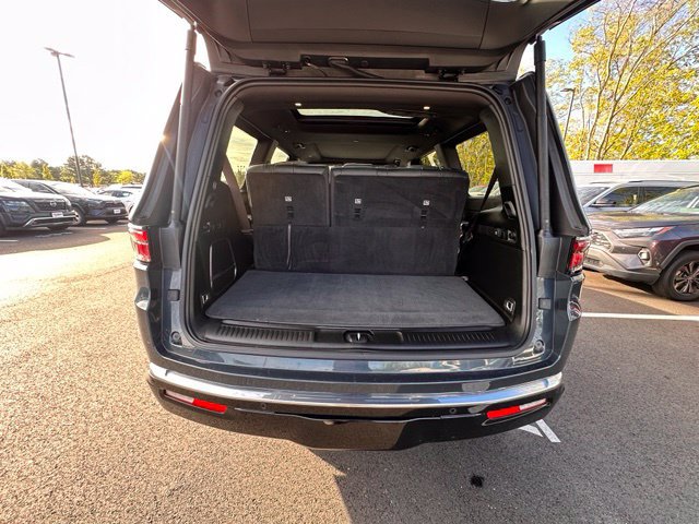 Used 2024 Jeep Wagoneer 4WD w/ Premium Group I image 15