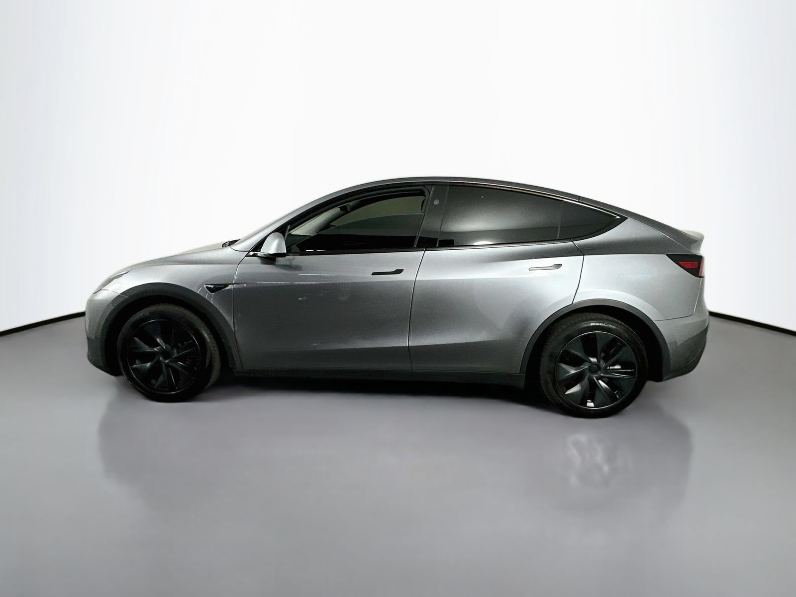 Used 2024 Tesla Model Y Long Range AWD/4WD image 5