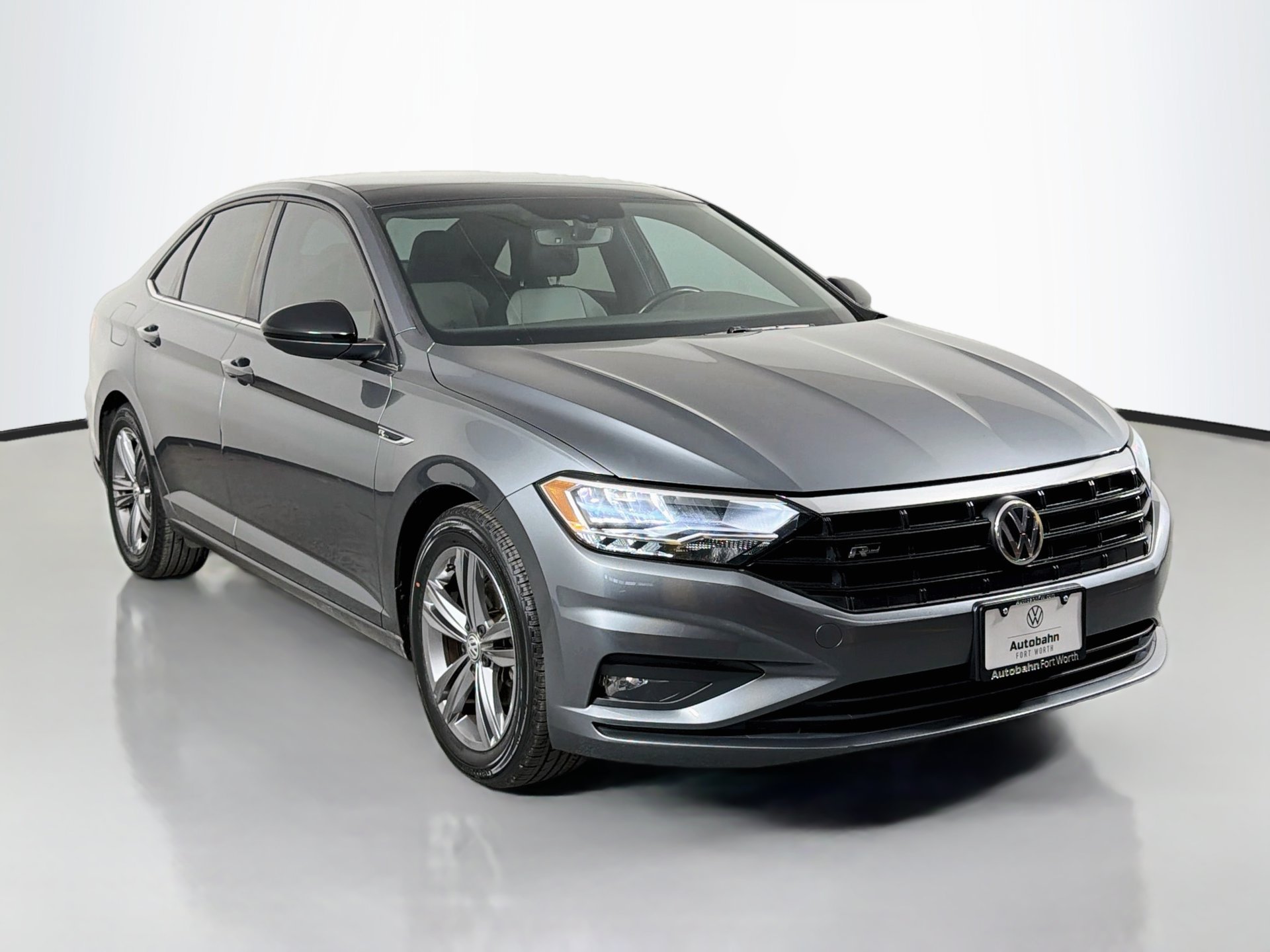 Used 2021 Volkswagen Jetta R-Line w/ R-Line Cold Weather Package FWD image 3