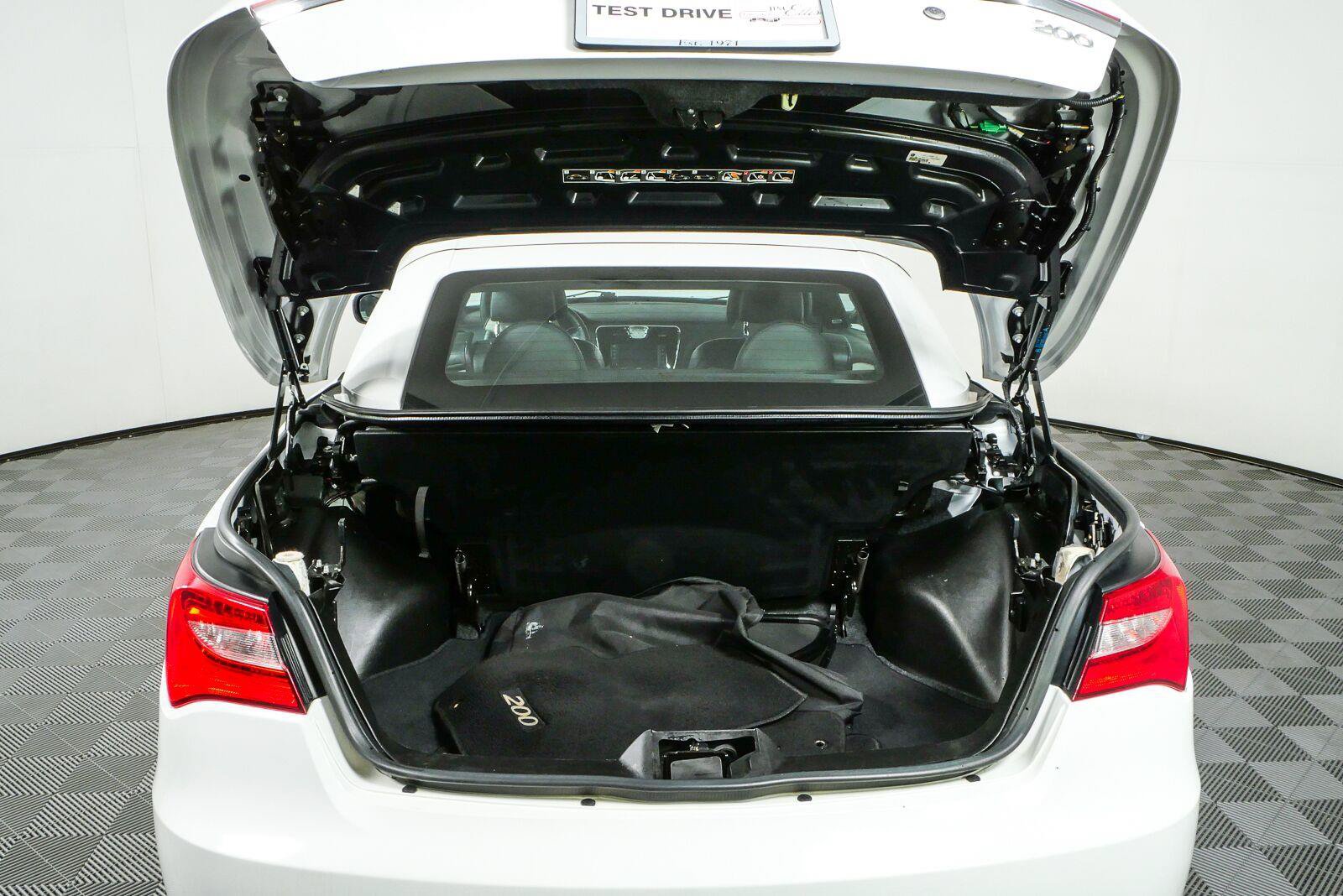Used 2013 Chrysler 200 Limited FWD image 30