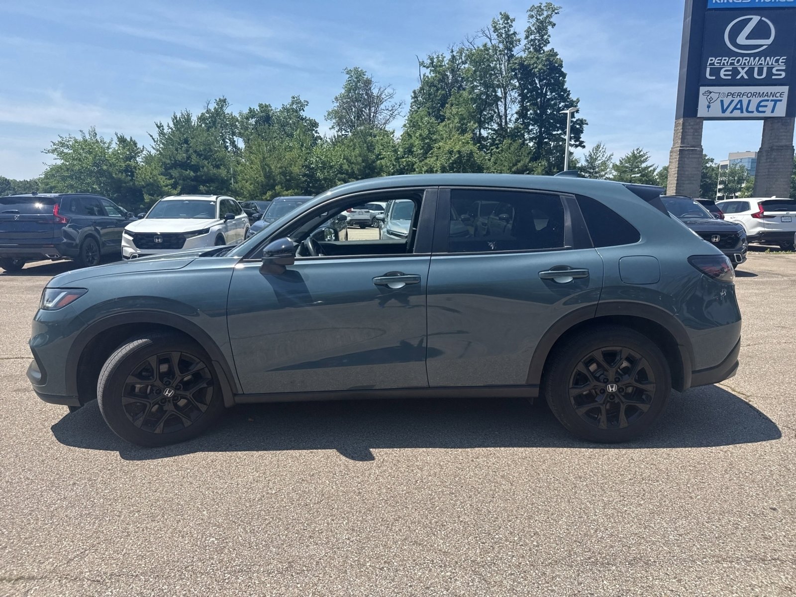 Used 2023 Honda HR-V Sport image 2