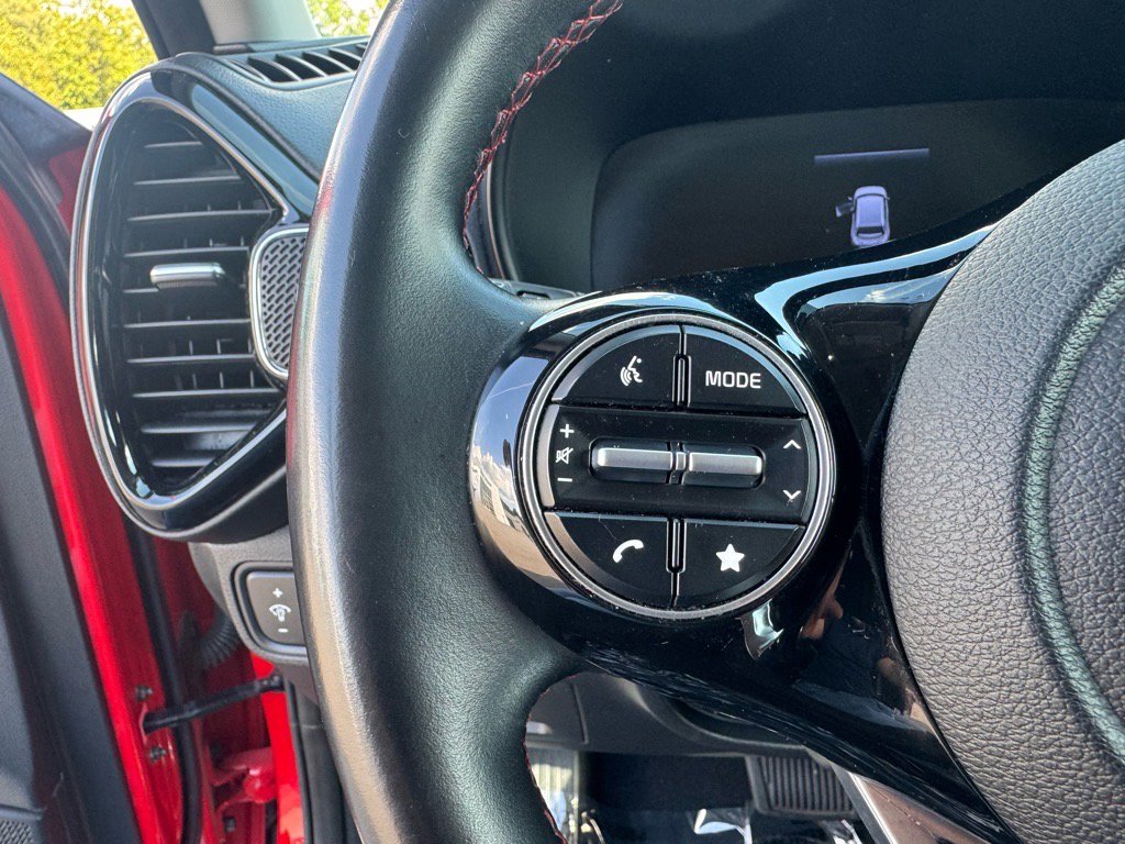 Used 2023 Kia Soul GT-Line w/ GT-Line Technology Package image 6