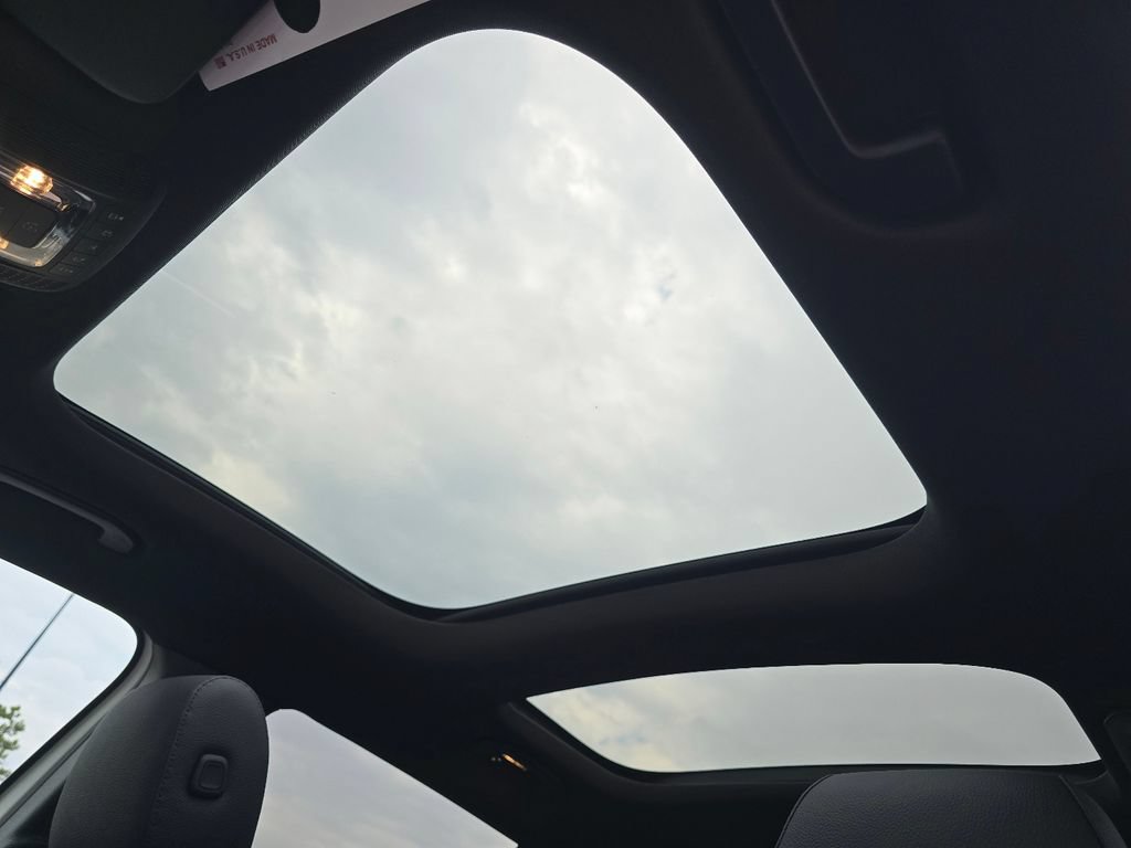 New 2026 Mercedes-Benz GLB 250 4MATIC image 3