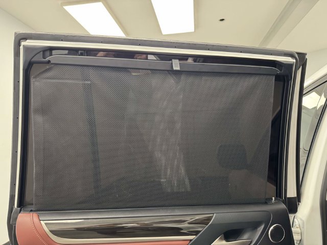 Used 2019 Lexus LX 570 4WD w/ Luxury Package image 59