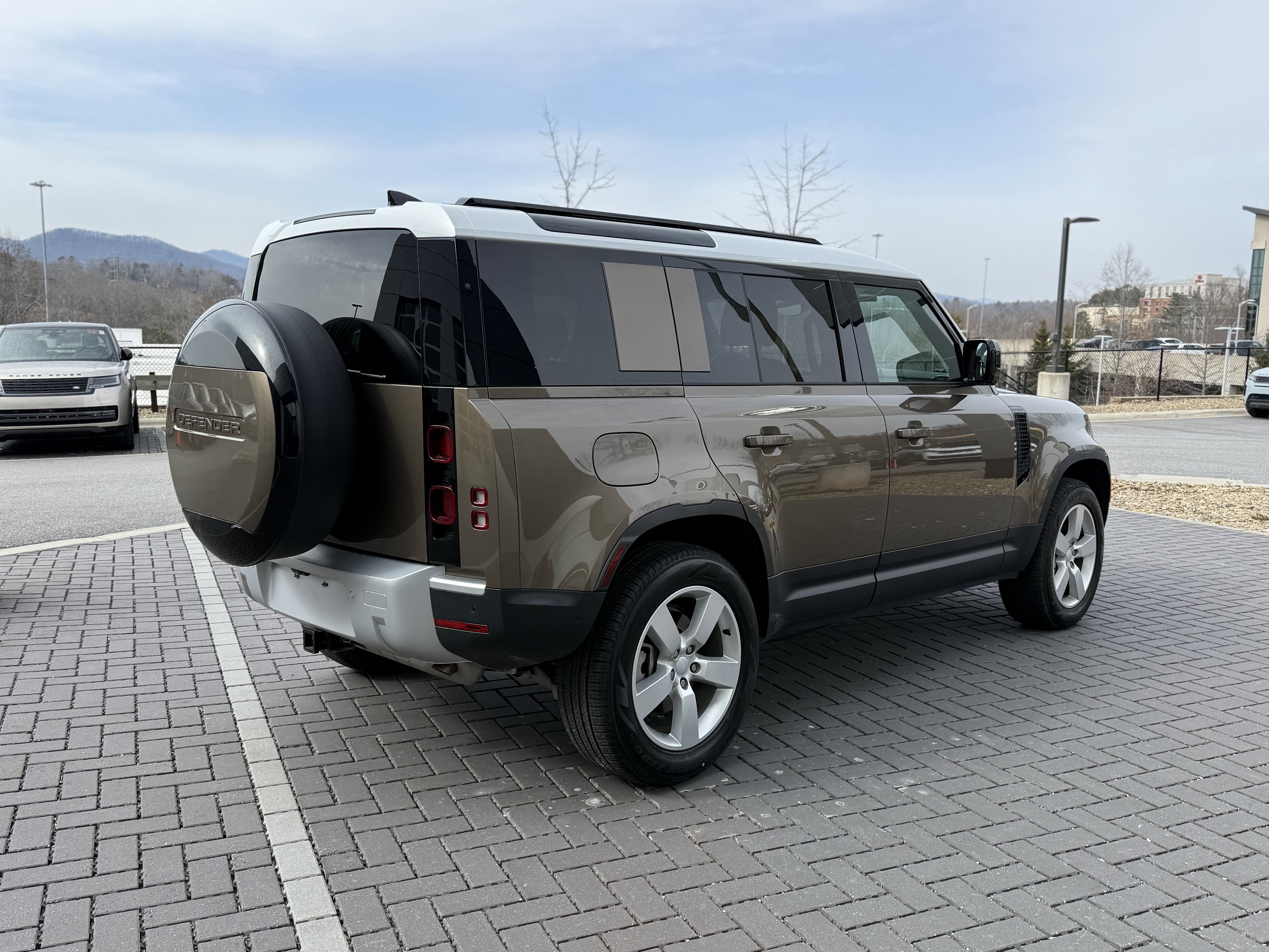 Certified 2025 Land Rover Defender 110 S AWD/4WD image 5