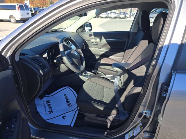 Used 2025 Mitsubishi Outlander Sport ES AWD/4WD image 13