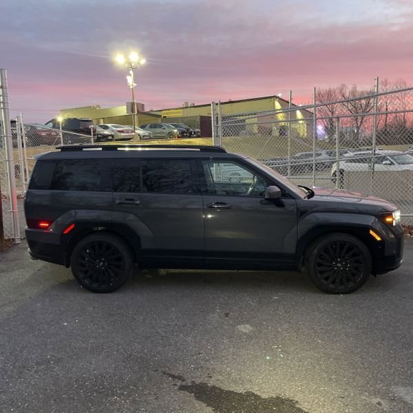 Used 2025 Hyundai Santa Fe Calligraphy image 2