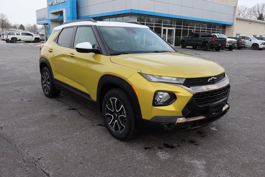 Used 2023 Chevrolet TrailBlazer ACTIV w/ Sun and Liftgate Package image 2