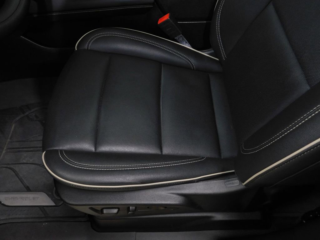 Used 2024 Chevrolet Tahoe Premier w/ Premium Package AWD/4WD image 32