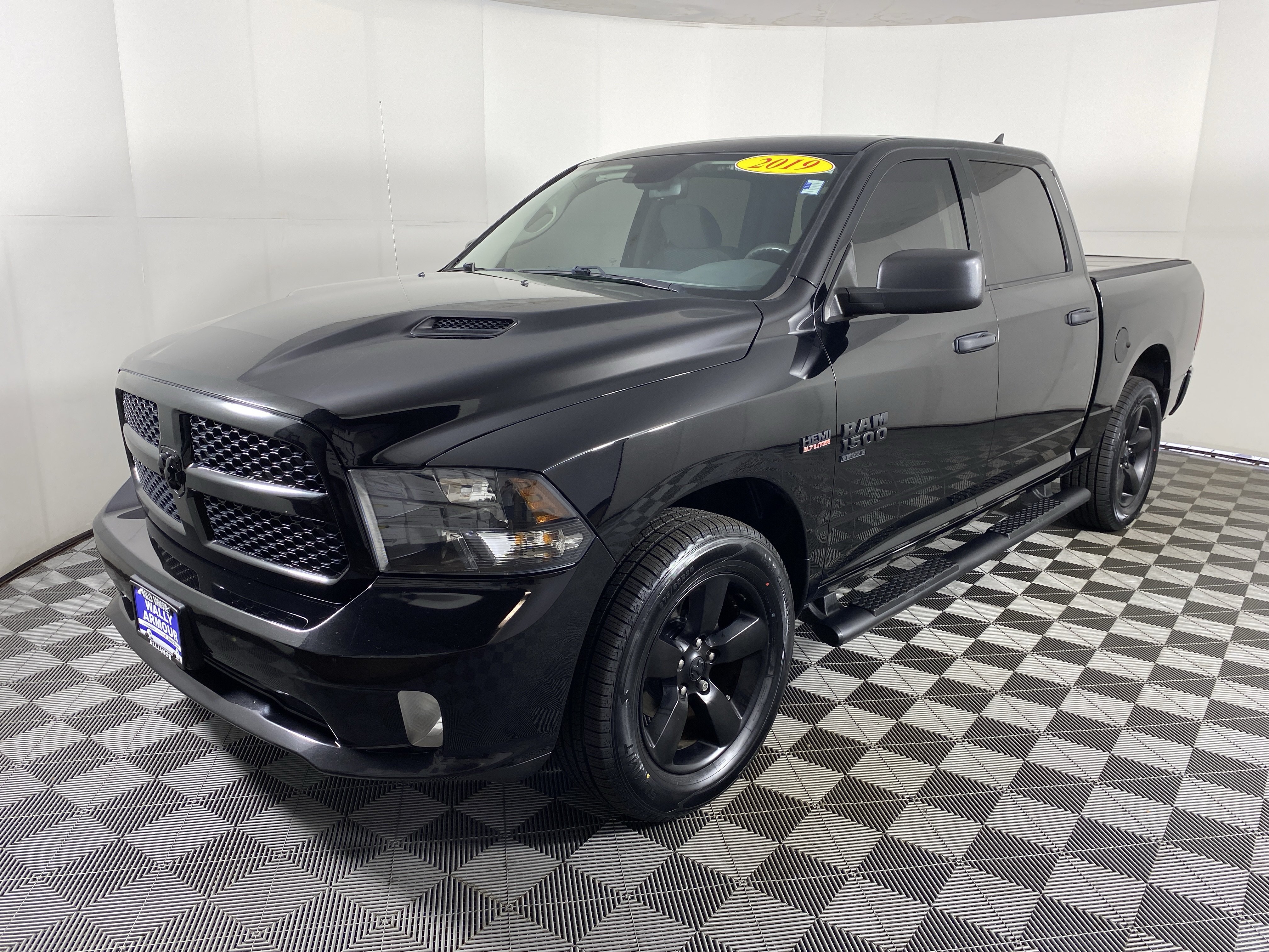 Used 2019 RAM 1500 Express w/ Wheel & Sound Group AWD/4WD image 9