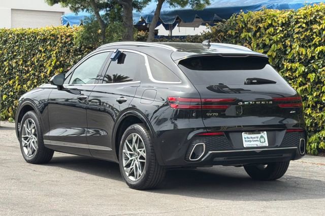 Used 2022 Genesis GV70 2.5T w/ Advanced Package image 6