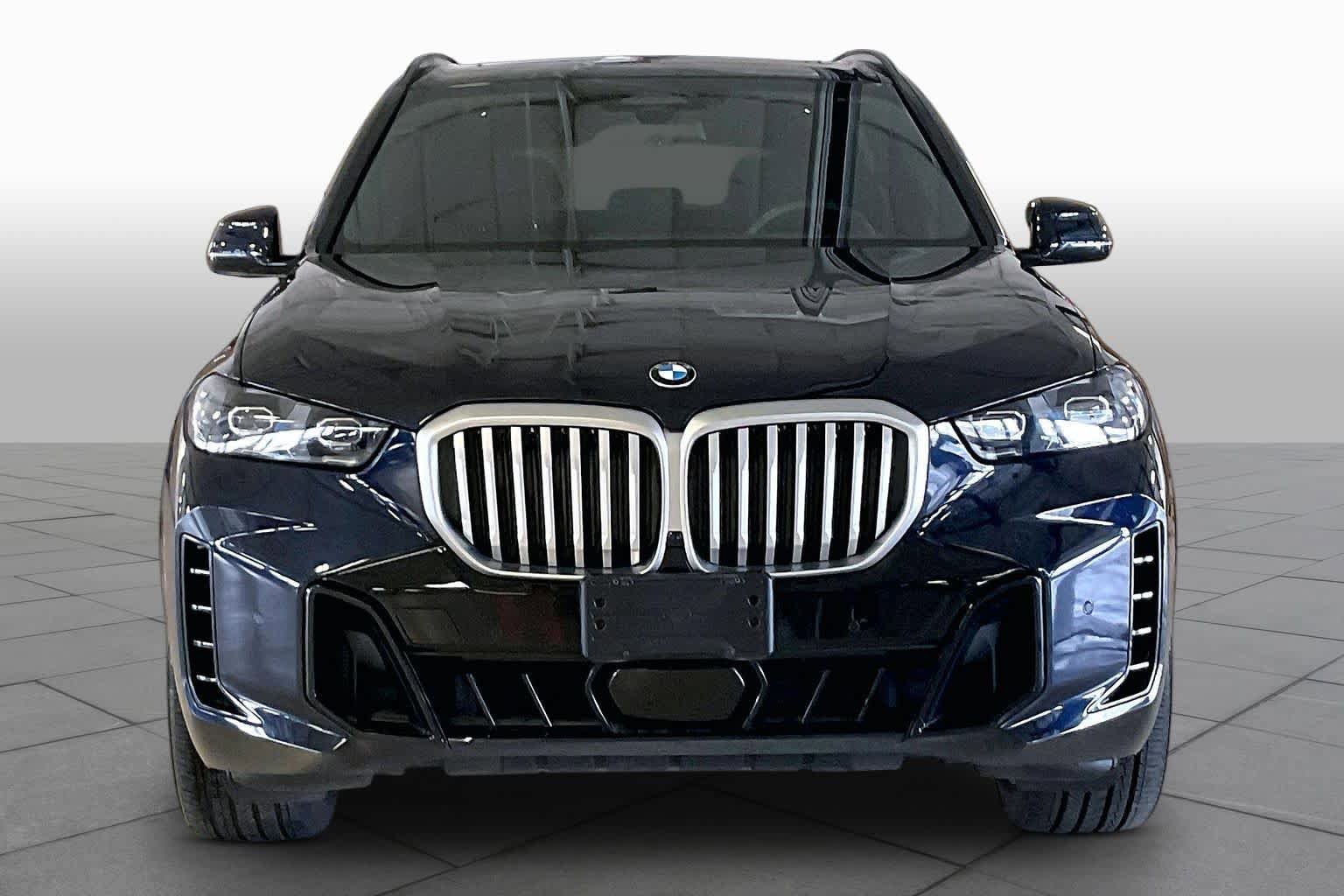 Certified 2026 BMW X5 xDrive40i w/ M Sport Package AWD/4WD image 3