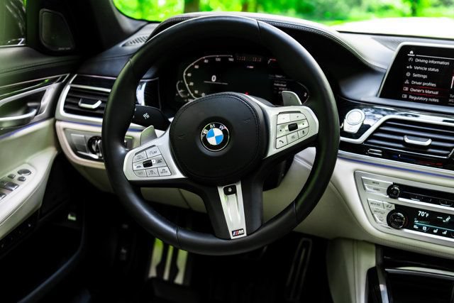 Used 2022 BMW 750i xDrive w/ Autobahn Package AWD/4WD image 15
