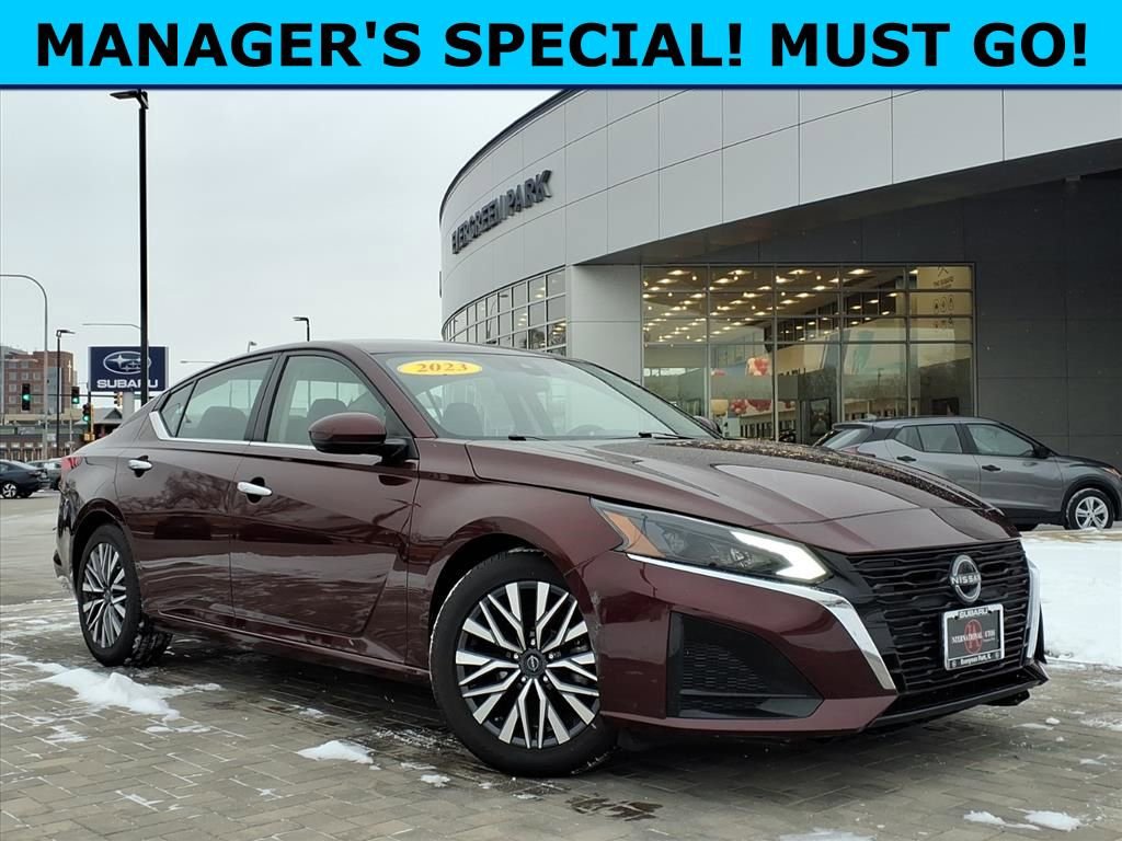 Used 2023 Nissan Altima 2.5 SV