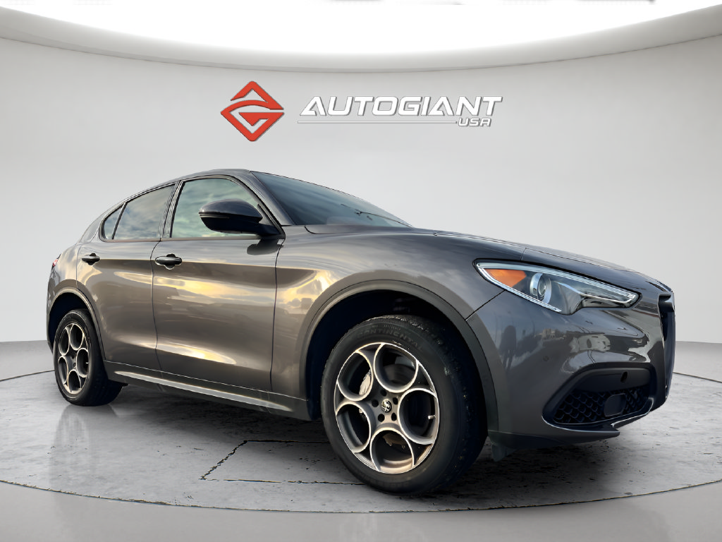 Used 2023 Alfa Romeo Stelvio Sprint RWD image 10