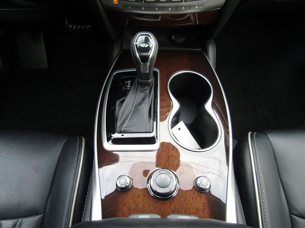 Used 2017 INFINITI QX60 Luxe w/ Deluxe Technology Package image 30