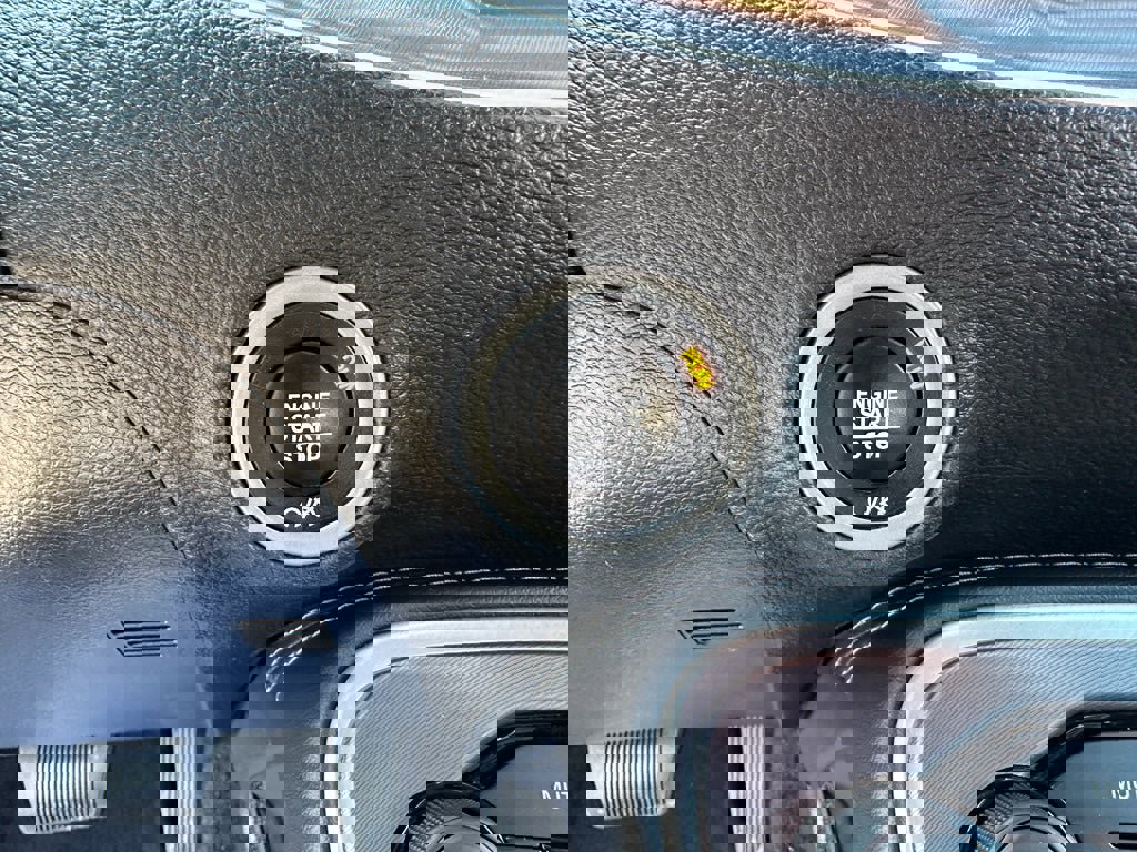 Used 2021 Dodge Challenger SXT image 18