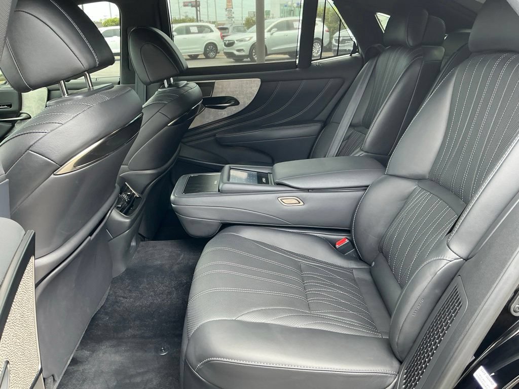 Certified 2023 Lexus LS 500h AWD w/ Luxury Package image 16