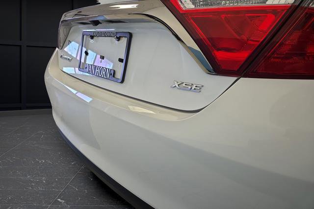 Used 2017 Toyota Camry XSE image 31