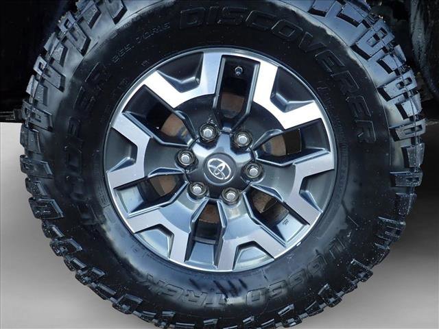 Used 2019 Toyota Tacoma TRD Off-Road w/ Technology Package image 7