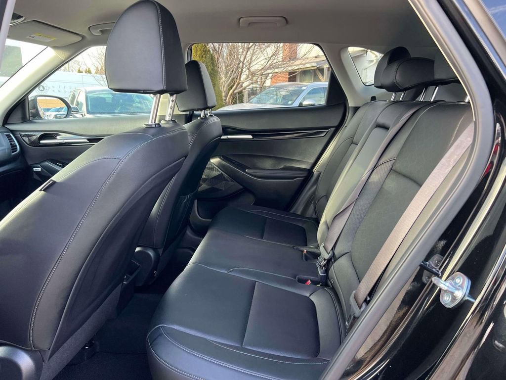 Used 2025 Kia Seltos SX image 12
