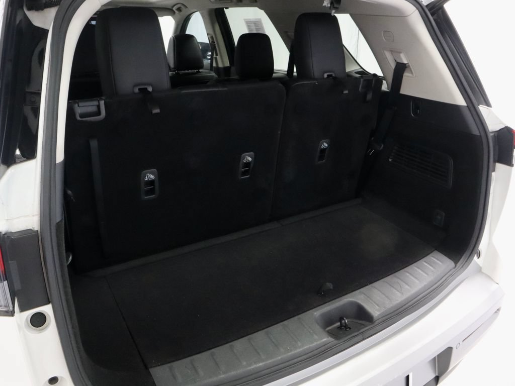 Certified 2024 Nissan Pathfinder Platinum AWD/4WD image 12