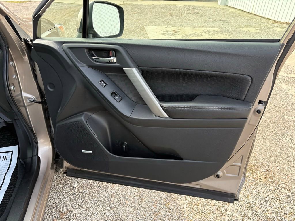 Used 2016 Subaru Forester 2.5i Limited image 16