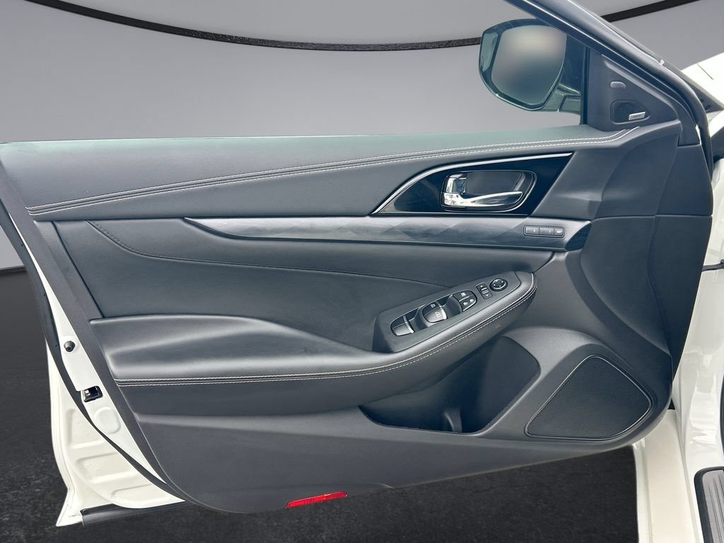 Used 2022 Nissan Maxima Platinum w/ Sport Mat Group FWD image 31